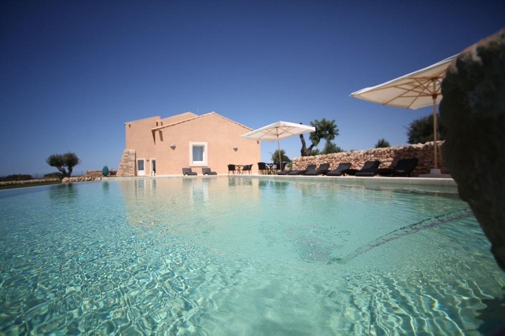 Antica Locanda Del Golf Ragusa Bagian luar foto