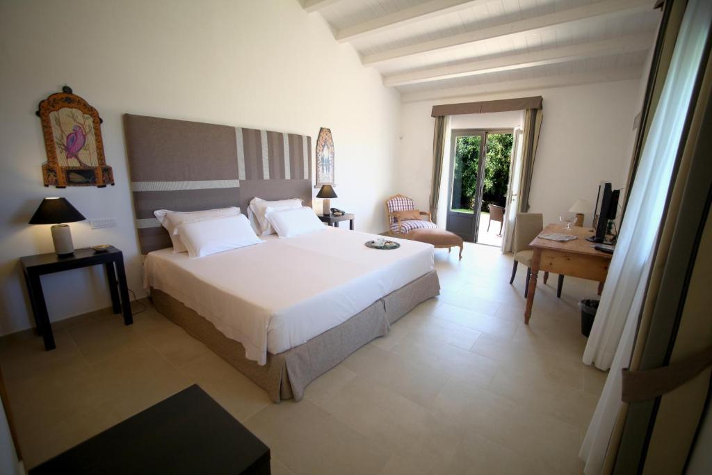 Antica Locanda Del Golf Ragusa Ruang foto