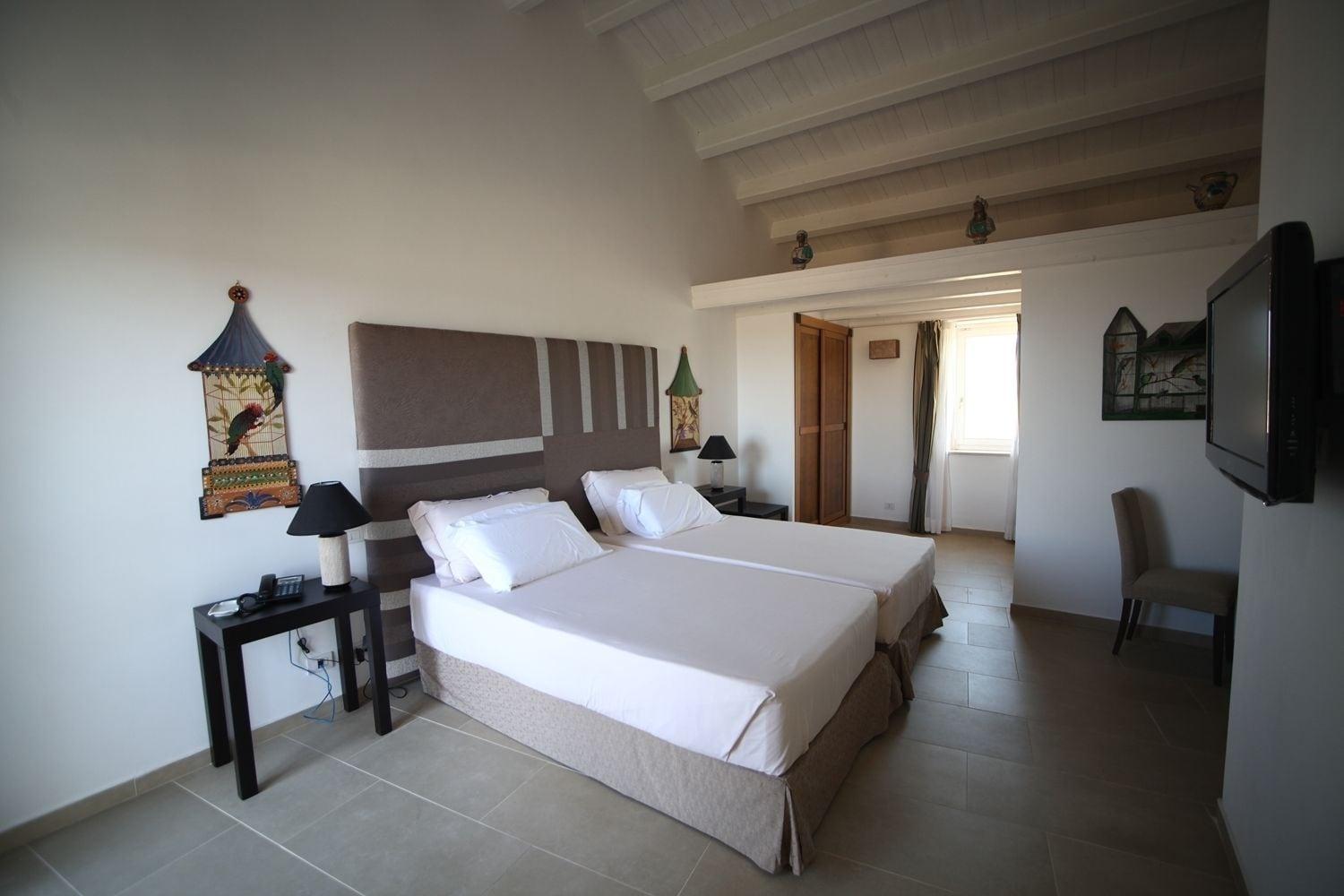 Antica Locanda Del Golf Ragusa Bagian luar foto