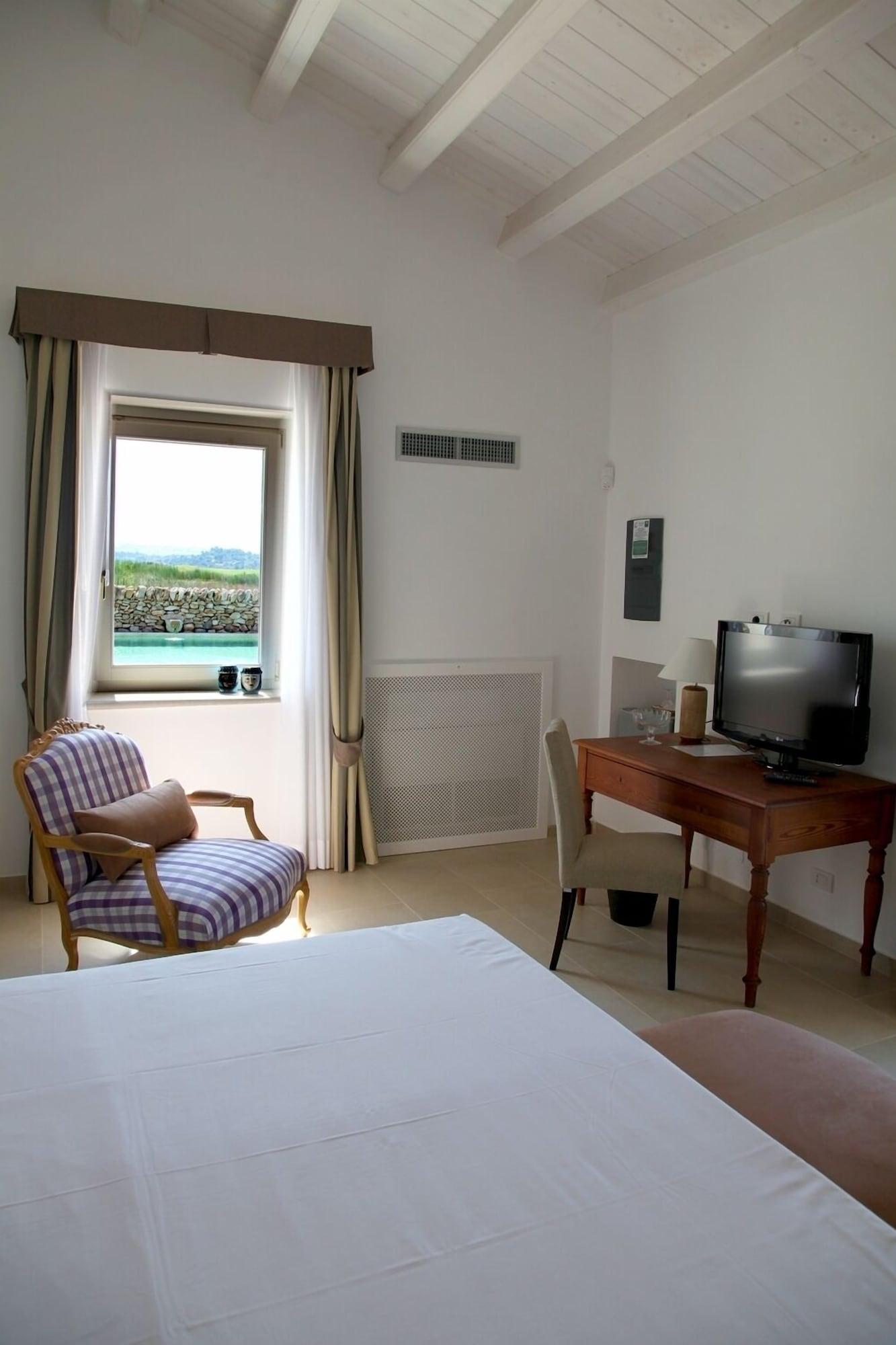 Antica Locanda Del Golf Ragusa Bagian luar foto