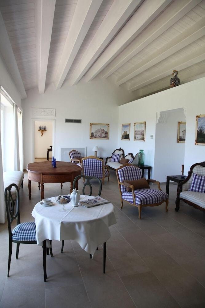 Antica Locanda Del Golf Ragusa Bagian luar foto