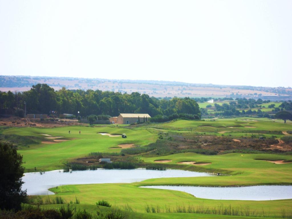 Antica Locanda Del Golf Ragusa Bagian luar foto