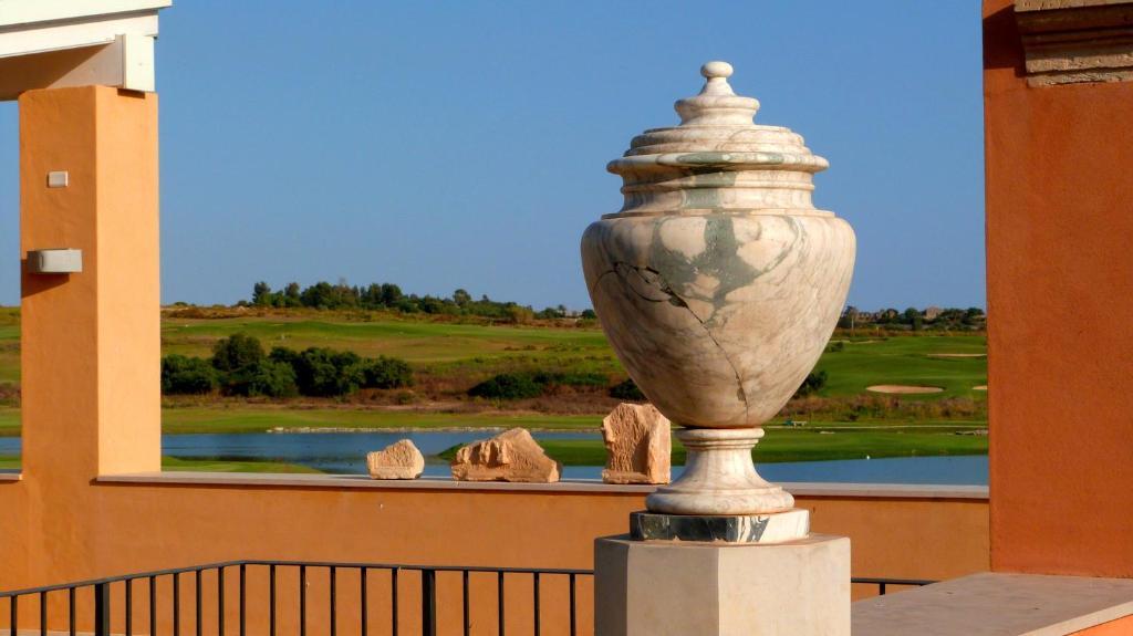 Antica Locanda Del Golf Ragusa Bagian luar foto