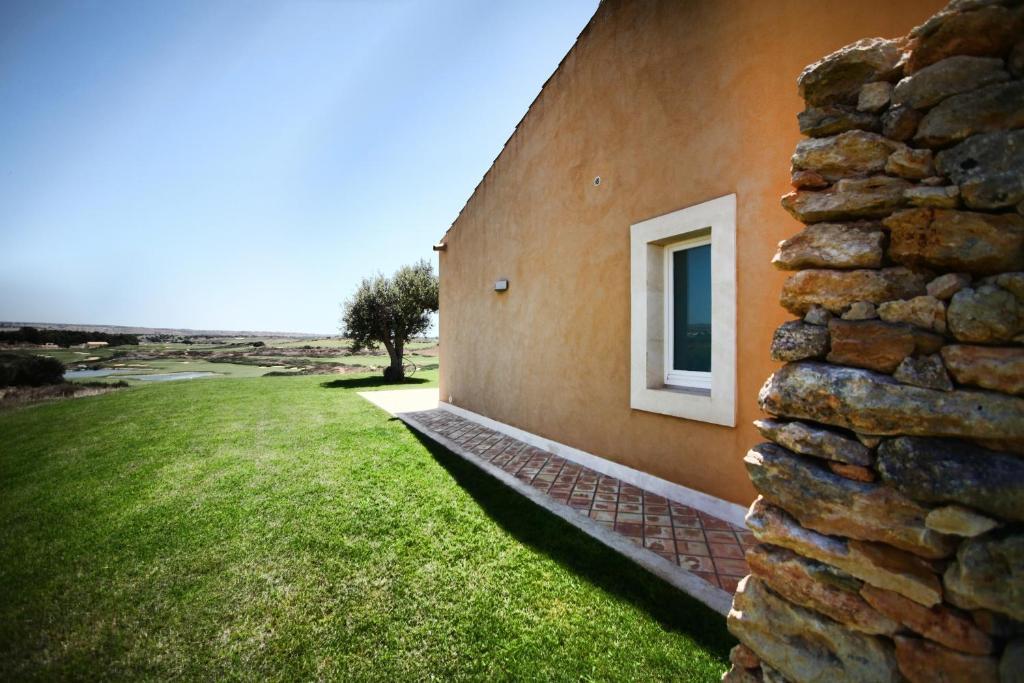 Antica Locanda Del Golf Ragusa Bagian luar foto