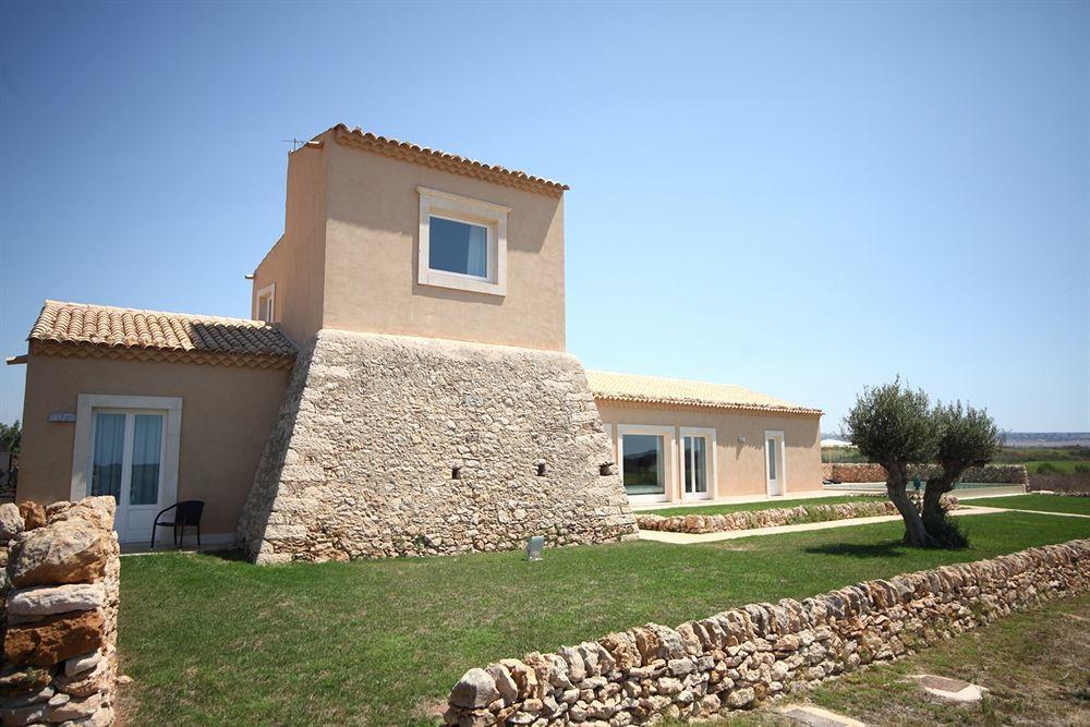 Antica Locanda Del Golf Ragusa Bagian luar foto
